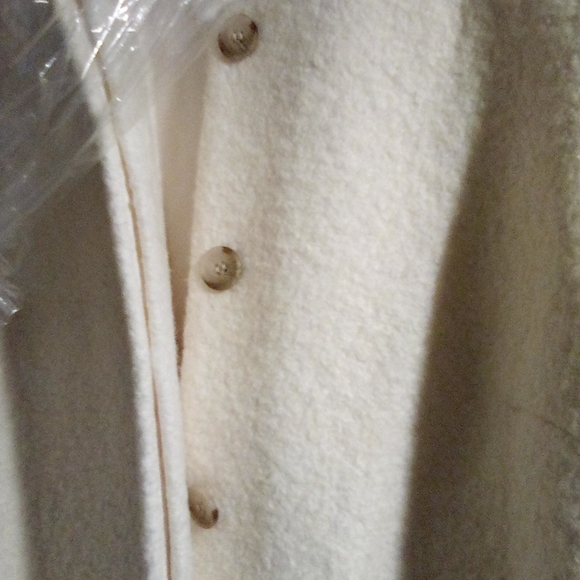 Coat - Picture 4 of 5